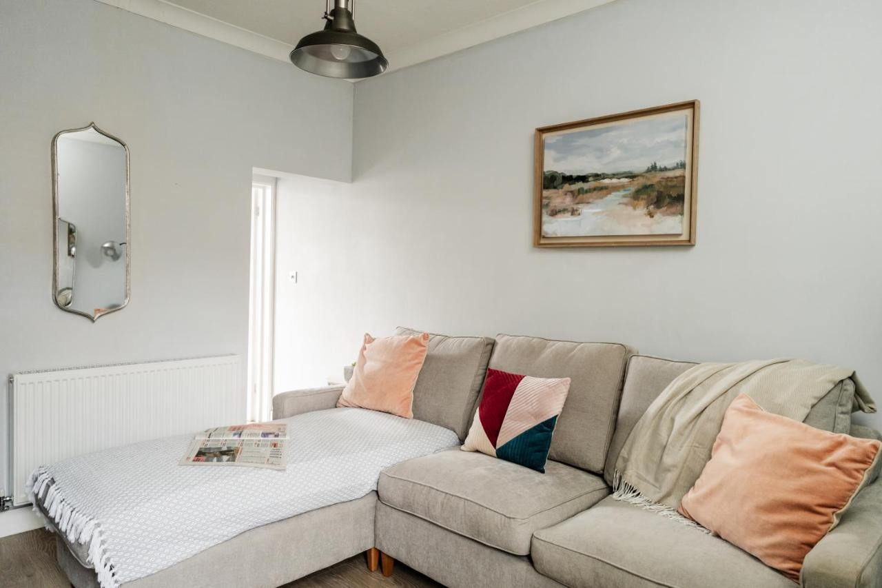 Vila Churnet Valley Townhouse - Modern Cheadle House Exteriér fotografie
